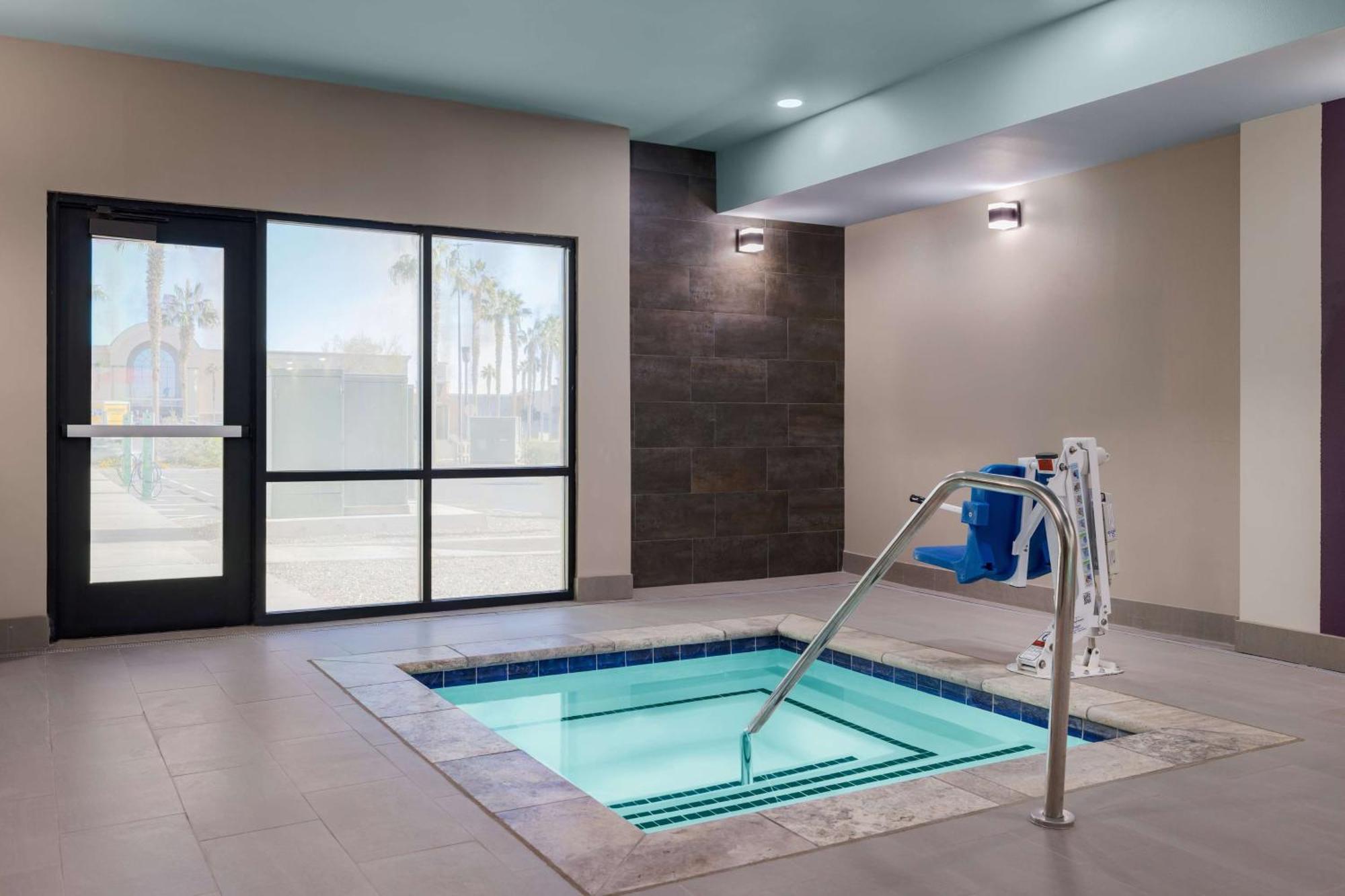 Home2 Suites By Hilton เอลเซนโตร ภายนอก รูปภาพ